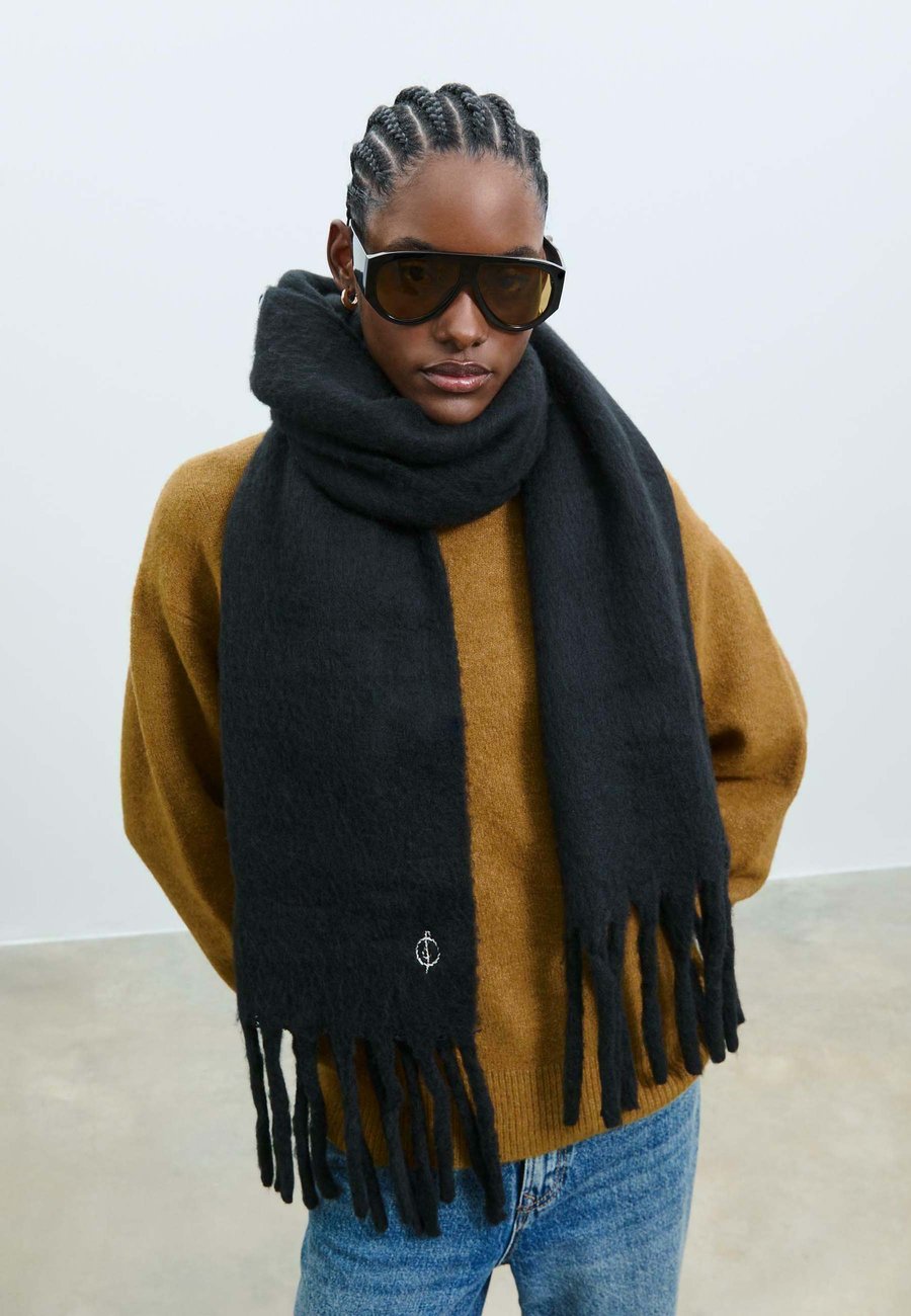 Шарф Stradivarius Scarf, Black
Шарф Stradivarius Scarf, Black