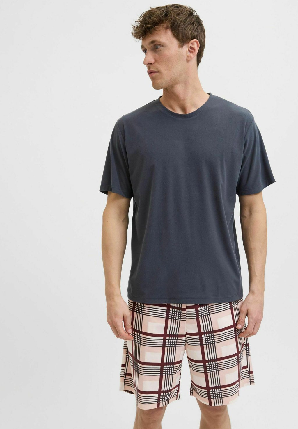 Пижамный комплект RUNDHALS SET - Pyjamas Jack & Jones, темно-синий
Пижамный комплект RUNDHALS SET - Pyjamas Jack & Jones, темно-синий