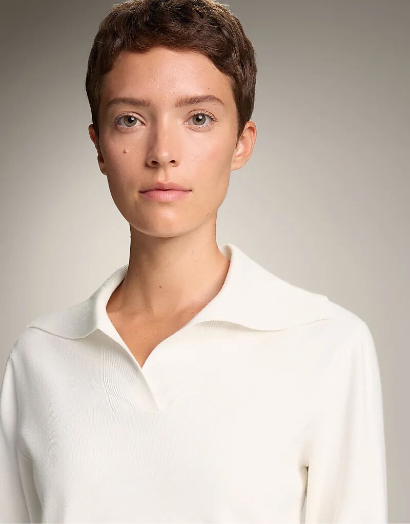 Свитер OYSHO Polo с воротником в оттенке белого
Свитер OYSHO Polo с воротником в оттенке белого