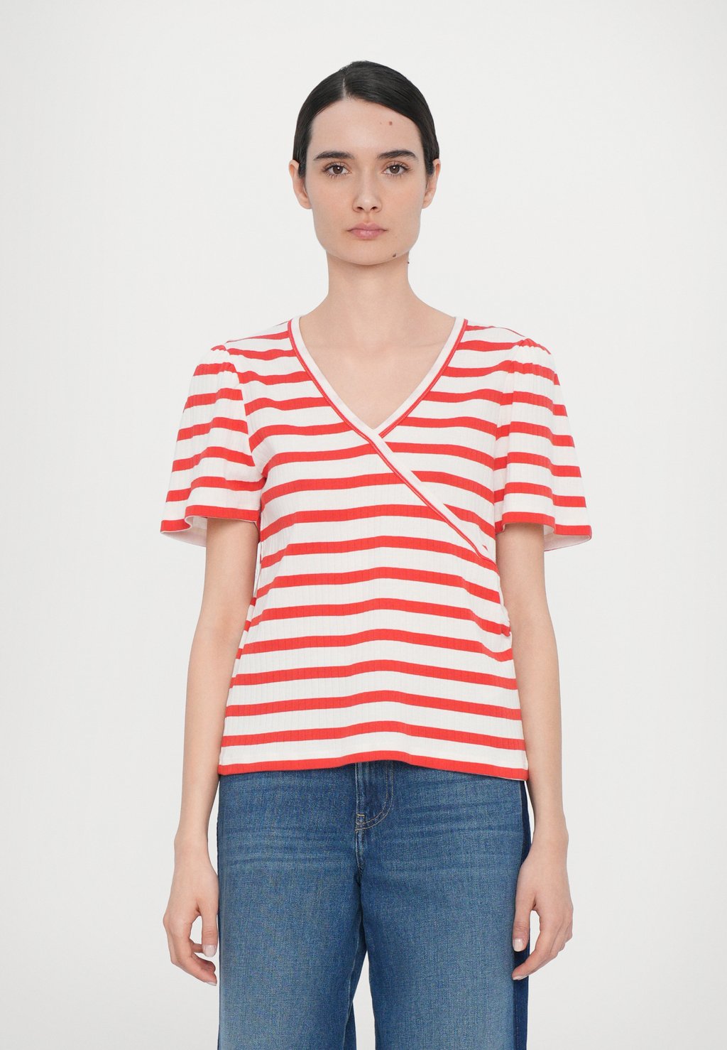 Футболка с принтом UTE MUNTHE, красный
Футболка с принтом UTE MUNTHE, красный