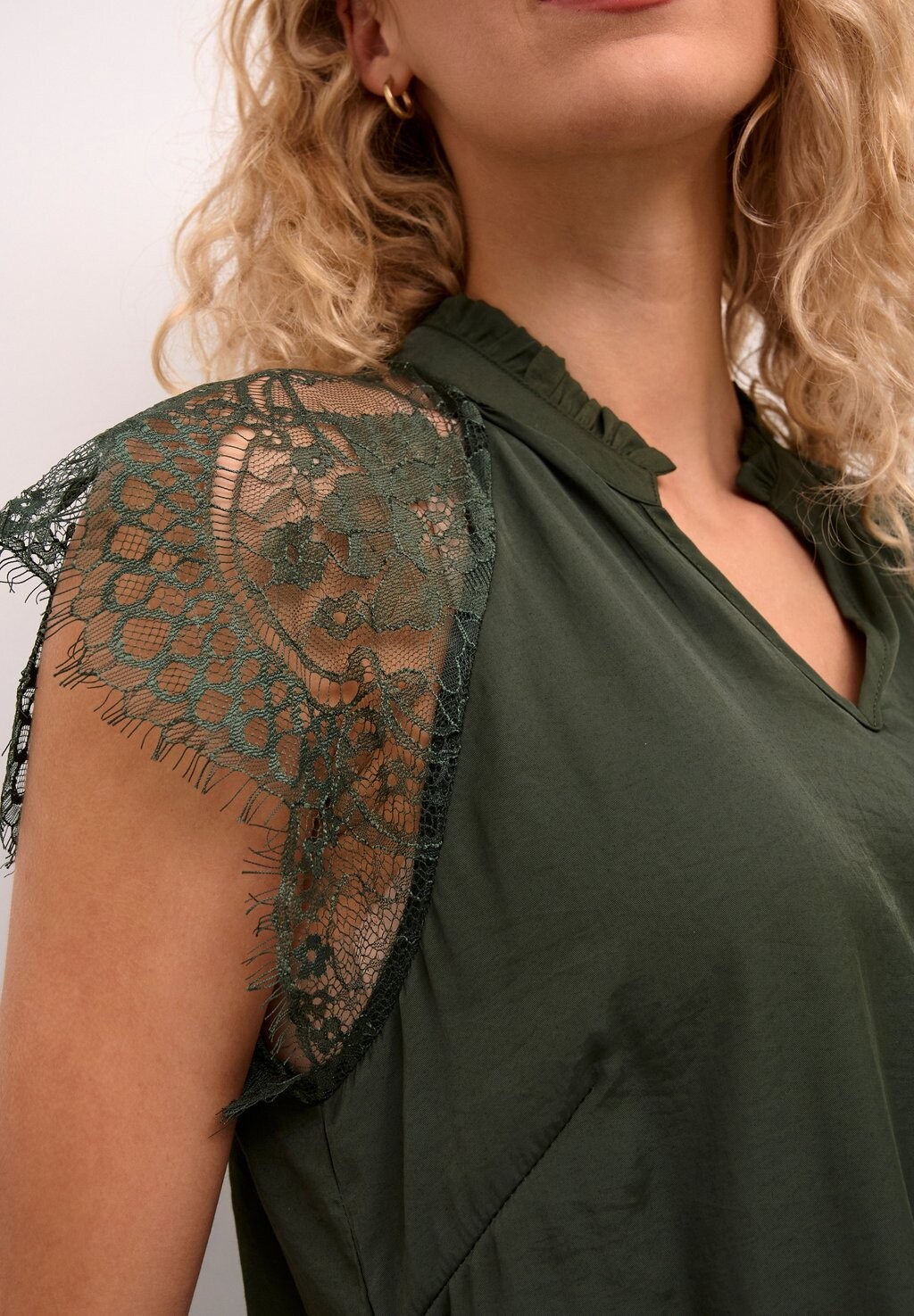 Блуза NOLA Cream, зеленый
Блуза NOLA Cream, зеленый