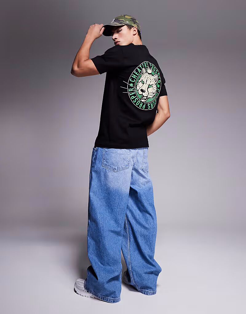 Футболка с принтом логотипа Cheats & Thieves на спине, плотностью 200 г/м², черного цвета
Футболка с принтом логотипа Cheats & Thieves на спине, плотностью 200 г/м², черного цвета