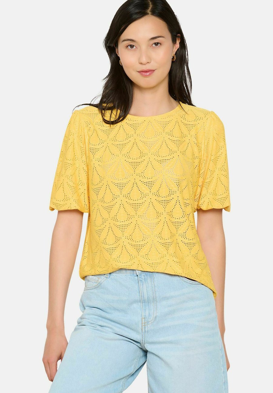 Футболка LolaLiza EYELET EMBROIDERED TEE, Ocher Honey/Ochre, Красный, Футболка LolaLiza EYELET EMBROIDERED TEE, Ocher Honey/Ochre
Футболка LolaLiza EYELET EMBROIDERED TEE, Ocher Honey/Ochre, Красный, Футболка LolaLiza EYELET EMBROIDERED TEE, Ocher Honey/Ochre