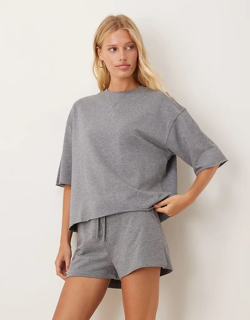 Футболка JDY из плотного джерси серого цвета 
Футболка JDY из плотного джерси серого цвета