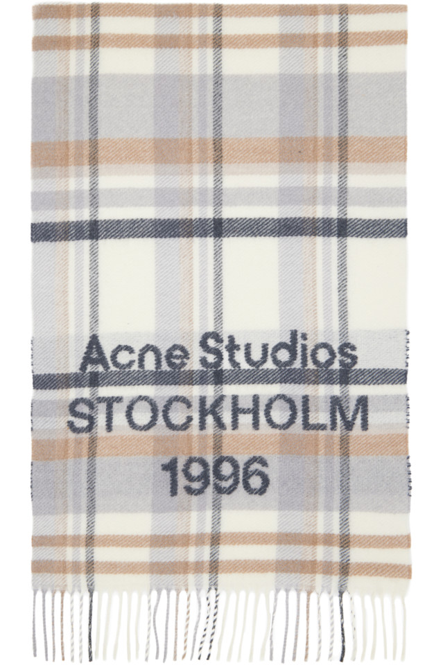 Acne Studios Широкий шарф в серо-бежевую клетку с логотипом
Acne Studios Широкий шарф в серо-бежевую клетку с логотипом