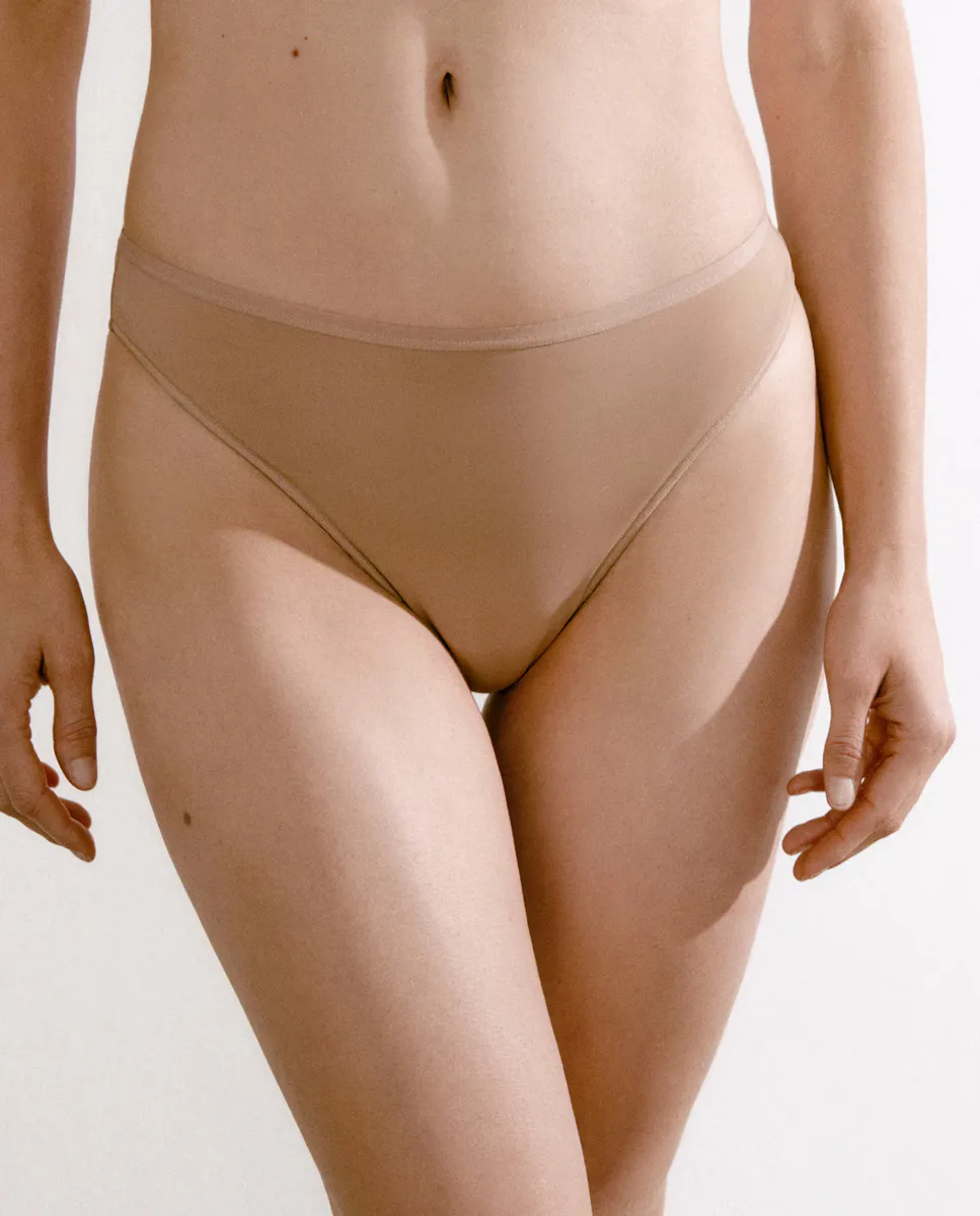 Упаковка из 3 стрингов Énfasis, бежевый
Упаковка из 3 стрингов Énfasis, бежевый