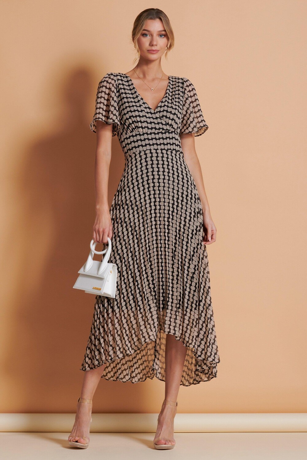 Плиссированное шифоновое платье макси с рукавами ангела Jolie Moi, черный
Плиссированное шифоновое платье макси с рукавами ангела Jolie Moi, черный