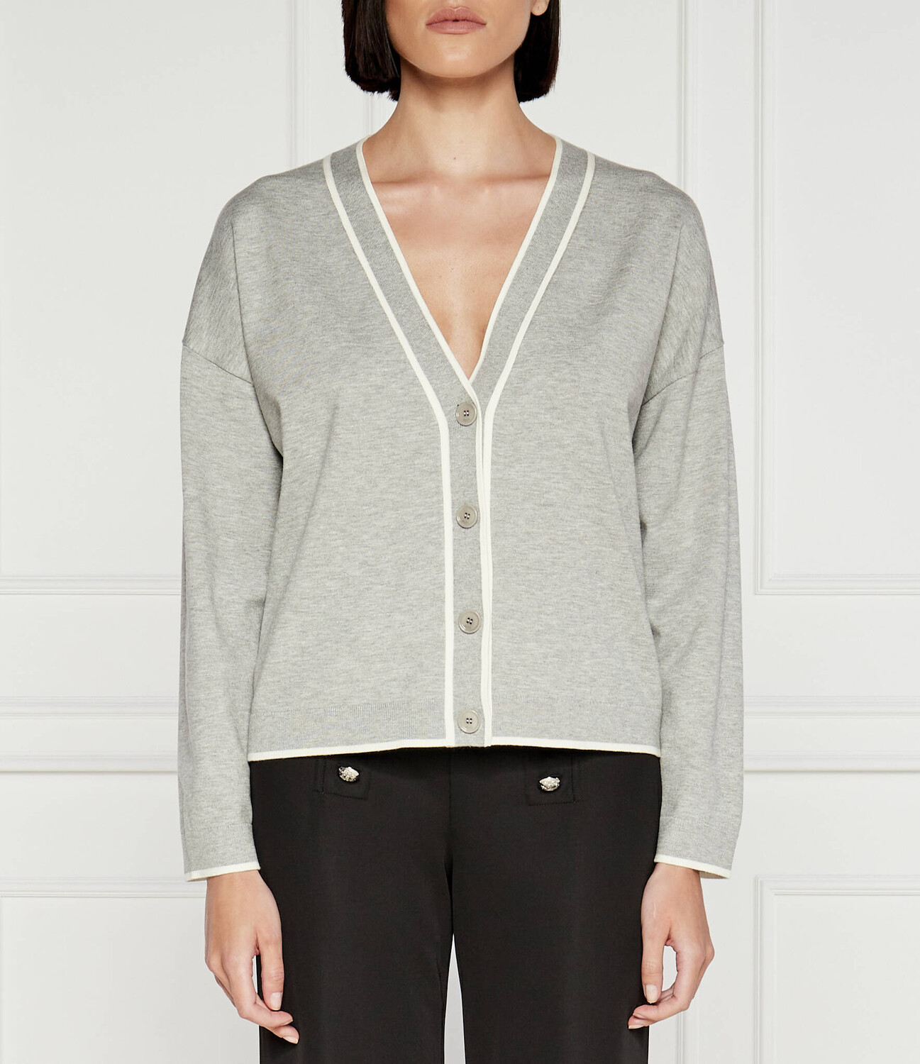 Свитер BOSS BLACK Flodina Regular Fit, серый
Свитер BOSS BLACK Flodina Regular Fit, серый