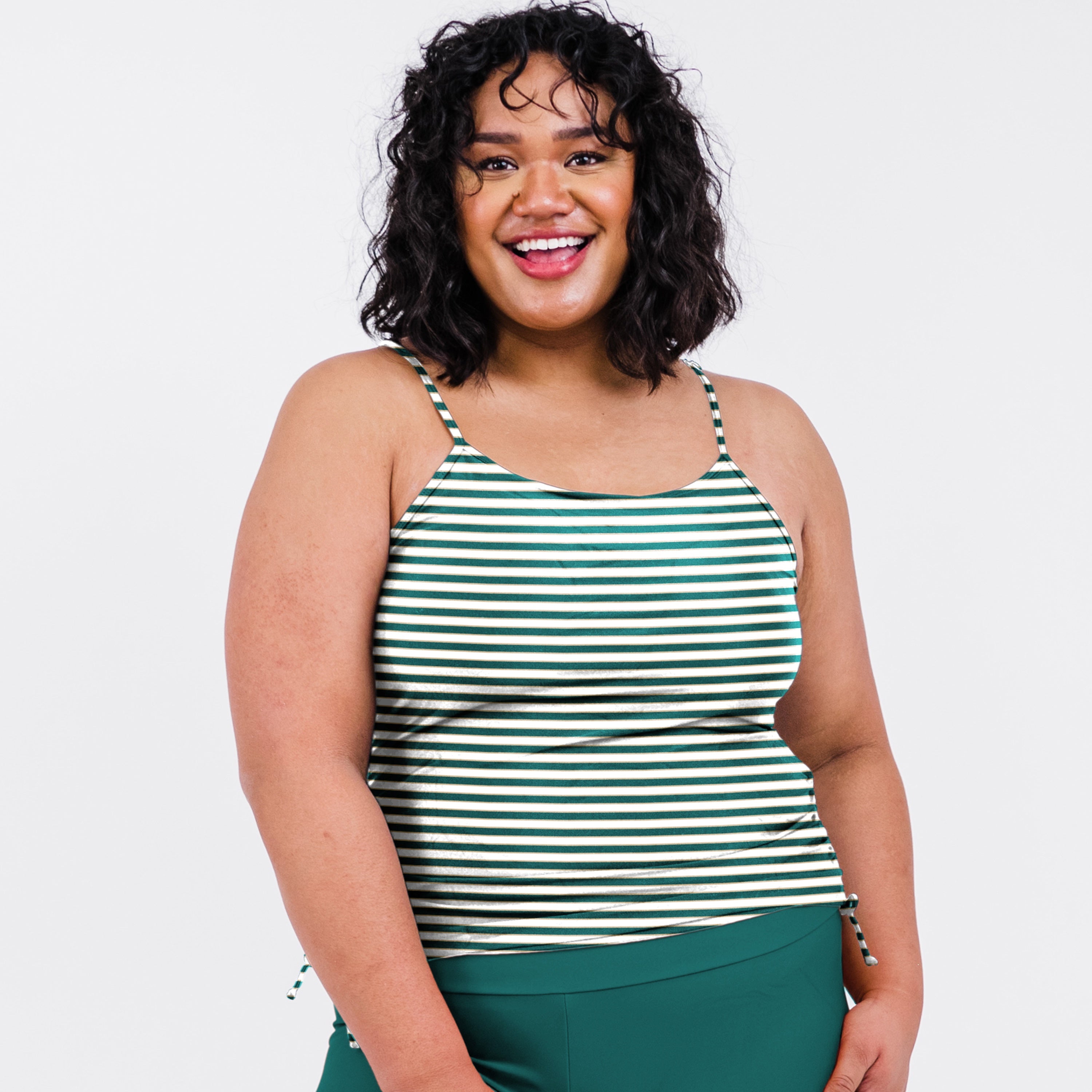 Женский купальник-танкини Maya с регулируемыми бретелями, размер Plus Calypsa, цвет dark jade bay
Женский купальник-танкини Maya с регулируемыми бретелями, размер Plus Calypsa, цвет dark jade bay