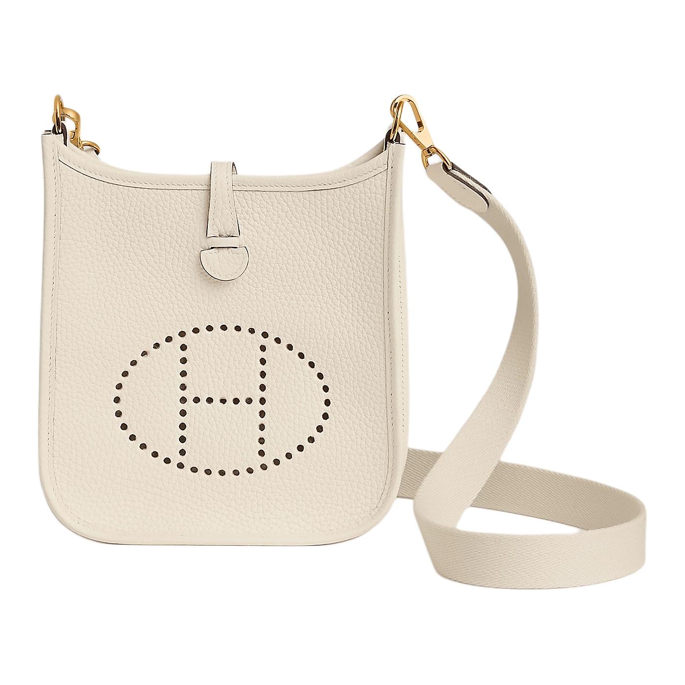 HERMES Сумка Evelyne Clemence Bullock кожаная через плечо женская меловая белая
HERMES Сумка Evelyne Clemence Bullock кожаная через плечо женская меловая белая