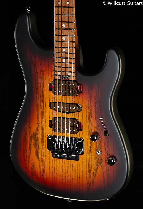 Электрогитара Charvel Guthrie Govan Signature MJ San Dimas SD24 CM Caramelized Maple Fingerboard 3-Tone Sunburst
Электрогитара Charvel Guthrie Govan Signature MJ San Dimas SD24 CM Caramelized Maple Fingerboard 3-Tone Sunburst