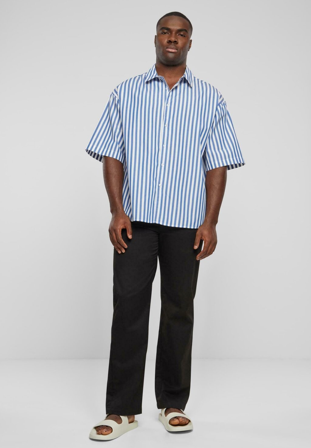 Рубашка Striped Short Sleeve Urban Classics, бело-синяя
Рубашка Striped Short Sleeve Urban Classics, бело-синяя