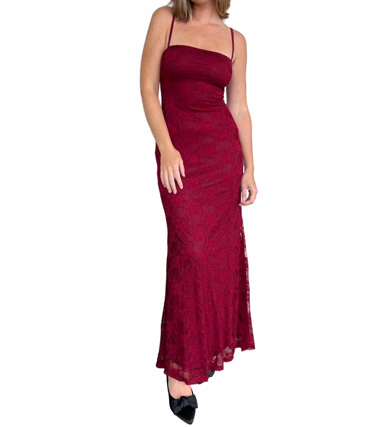 Ветиверовое кружевное платье-комбинация в цвете мерло NIA, Merlot
Ветиверовое кружевное платье-комбинация в цвете мерло NIA, Merlot