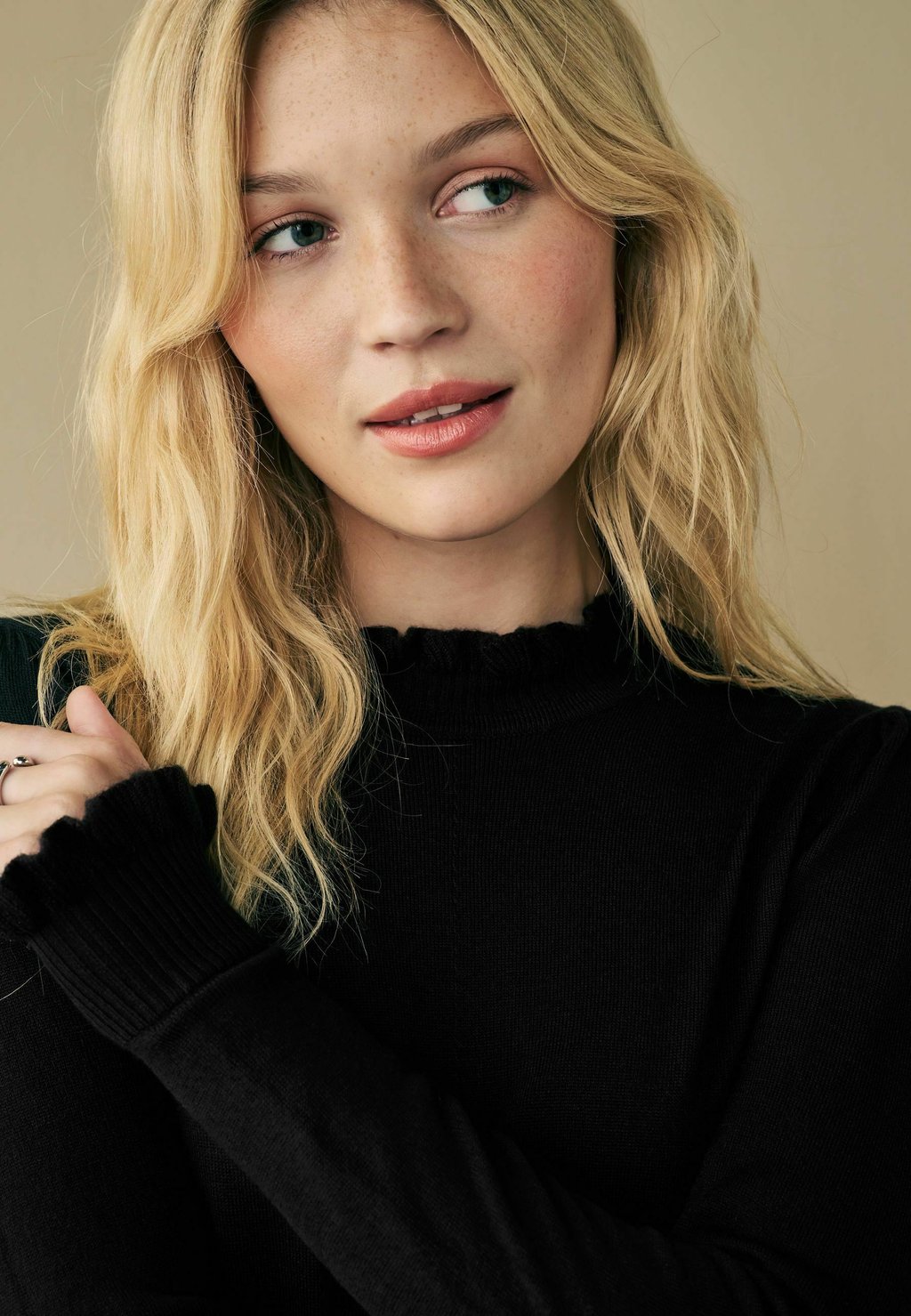 Джемпер REGULAR FIT FRILL TRIM POLO NECK Laura Ashley, черный
Джемпер REGULAR FIT FRILL TRIM POLO NECK Laura Ashley, черный