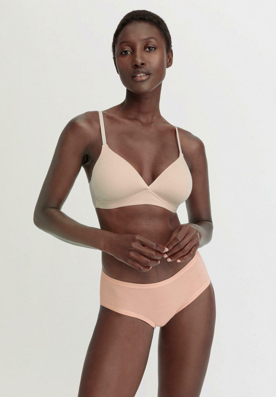 Бюстгальтер Hessnatur WÄSCHE SPACER BÜGELLOS PURE SENSE, Puder/Light Pink
Бюстгальтер Hessnatur WÄSCHE SPACER BÜGELLOS PURE SENSE, Puder/Light Pink