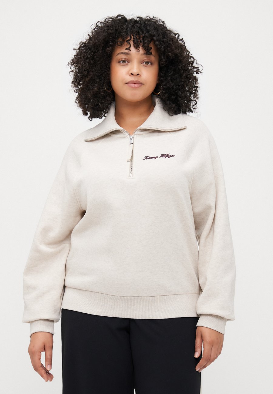 Толстовка Tommy Hilfiger Curve CLASSIC SCRIPT ZIP, Heather Oatmilk/White
Толстовка Tommy Hilfiger Curve CLASSIC SCRIPT ZIP, Heather Oatmilk/White