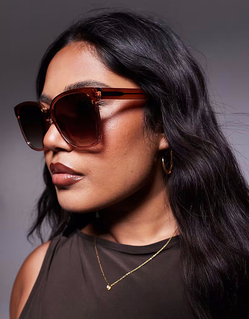 Солнцезащитные очки Quay Wide Awake большого размера с коричневым и розовым градиентом
Солнцезащитные очки Quay Wide Awake большого размера с коричневым и розовым градиентом