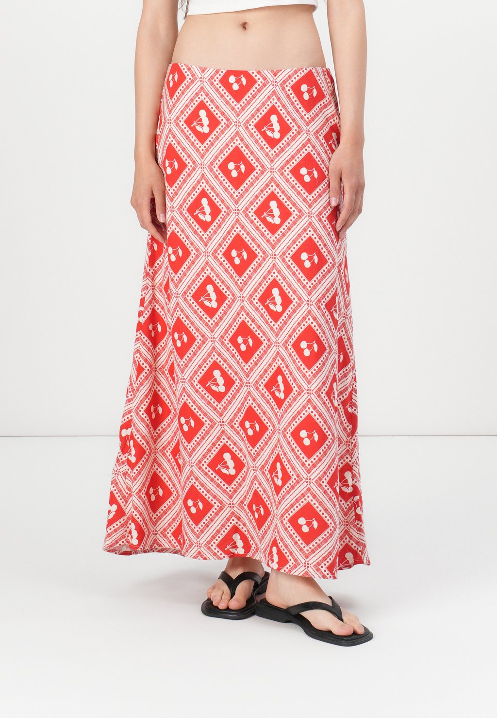 Юбка макси BLEND BIAS CUT MAXI Abercrombie & Fitch, красный 
Юбка макси BLEND BIAS CUT MAXI Abercrombie & Fitch, красный