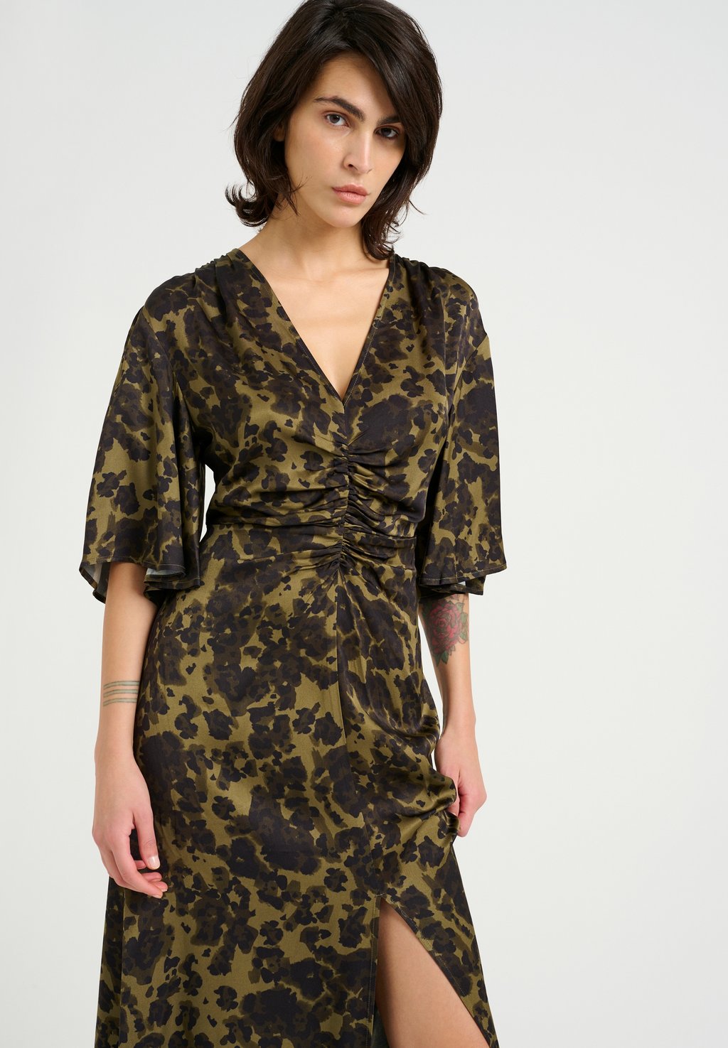 Платье макси Gestuz, зеленый
Платье макси Gestuz, зеленый