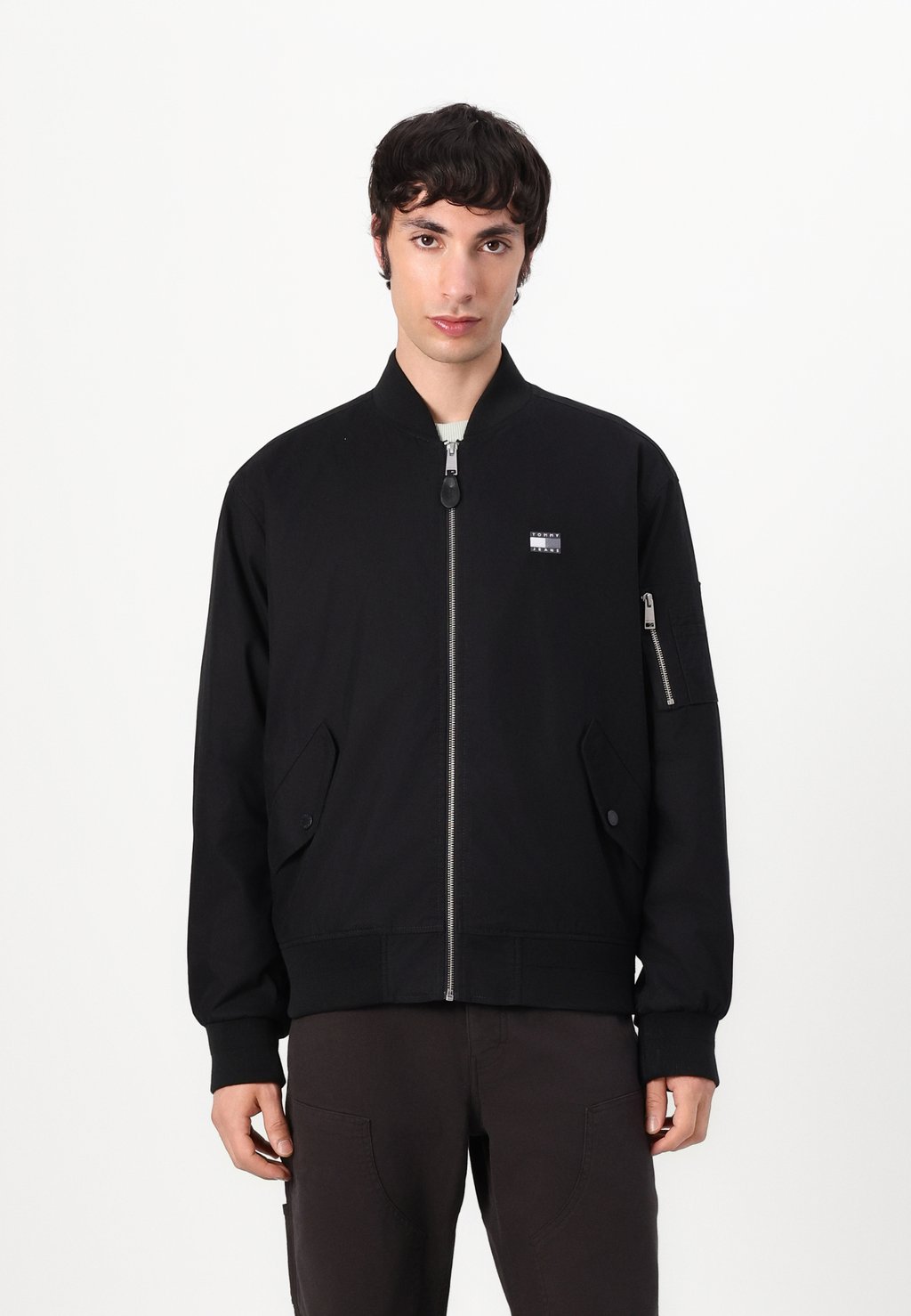 Куртка-бомбер Tommy Jeans, черный
Куртка-бомбер Tommy Jeans, черный