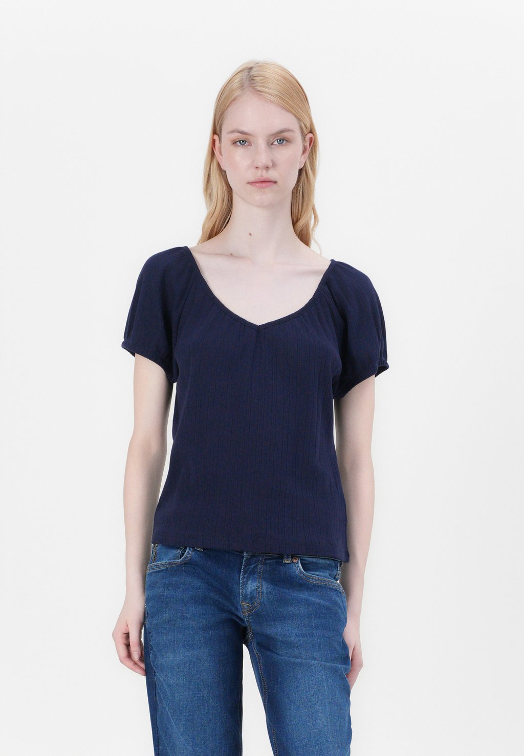 Топ POINTELLE GAP, темно-синий
Топ POINTELLE GAP, темно-синий