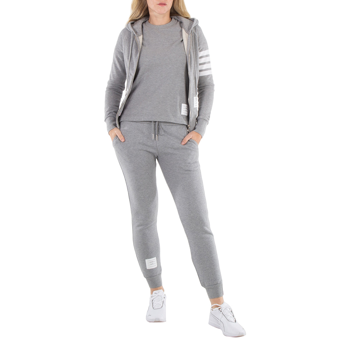 Том Браун серый худи с полной молнией и 4-полосной петлей Thom Browne
Том Браун серый худи с полной молнией и 4-полосной петлей Thom Browne