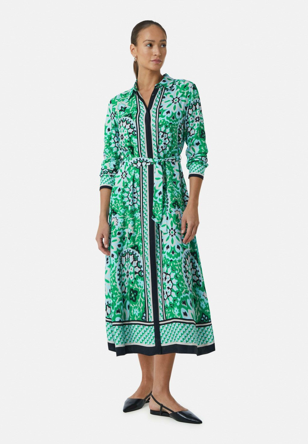 Платье-рубашка MIDI-MIT VERDECKTER KNOPFLEISTE UND ALL-OVER-PRINT comma, зеленый 
Платье-рубашка MIDI-MIT VERDECKTER KNOPFLEISTE UND ALL-OVER-PRINT comma, зеленый