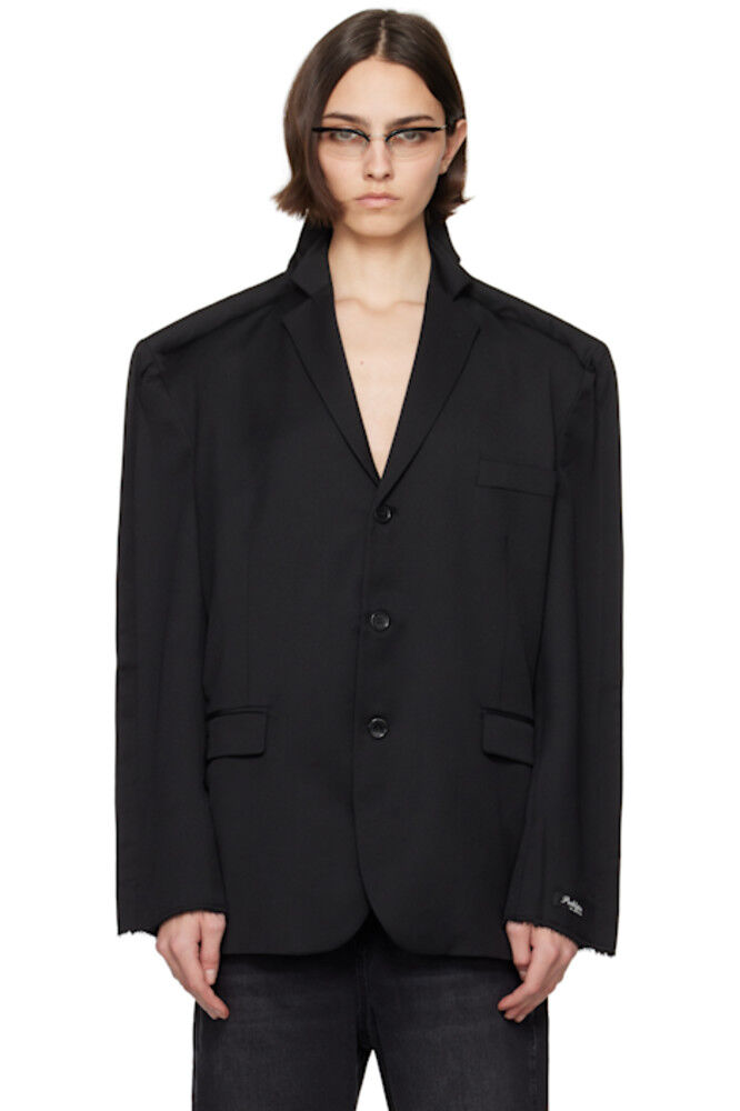 Черный контурный пиджак, сшитый по фигуре Prototypes
Черный контурный пиджак, сшитый по фигуре Prototypes