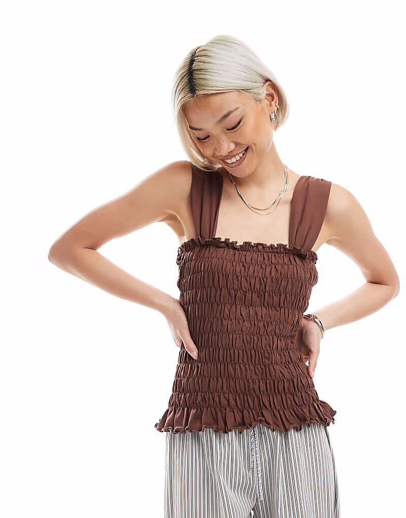 Топ с широкими бретелями и сборками ASOS DESIGN коричневого цвета
Топ с широкими бретелями и сборками ASOS DESIGN коричневого цвета