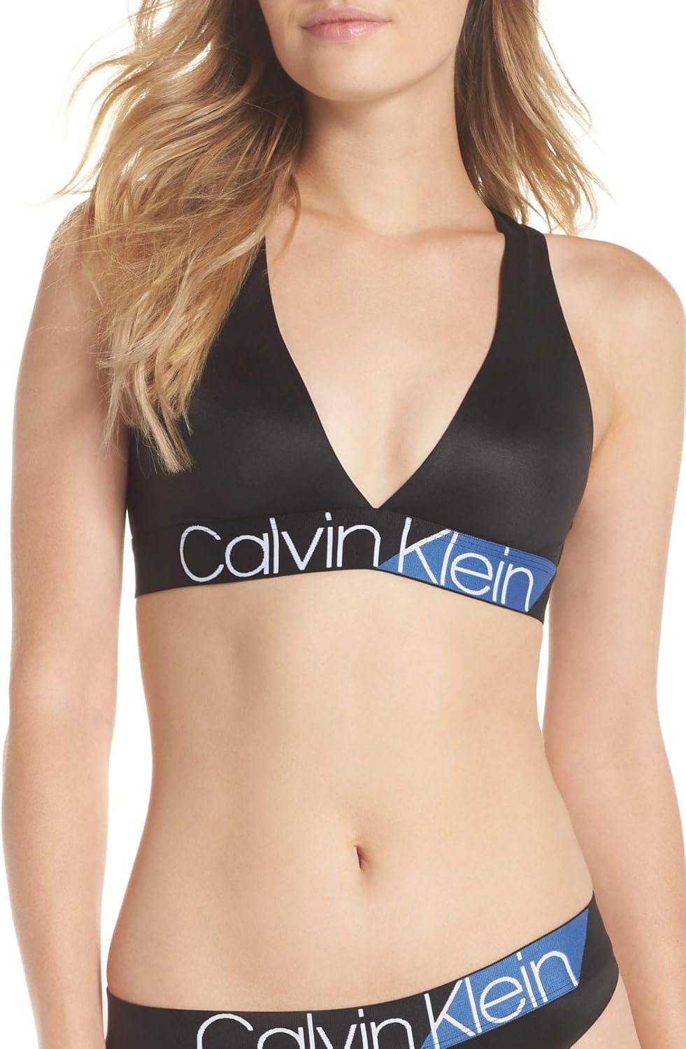 Женский бюстгальтер-бралетт Calvin Klein Bold Accents Unlined, Black
Женский бюстгальтер-бралетт Calvin Klein Bold Accents Unlined, Black