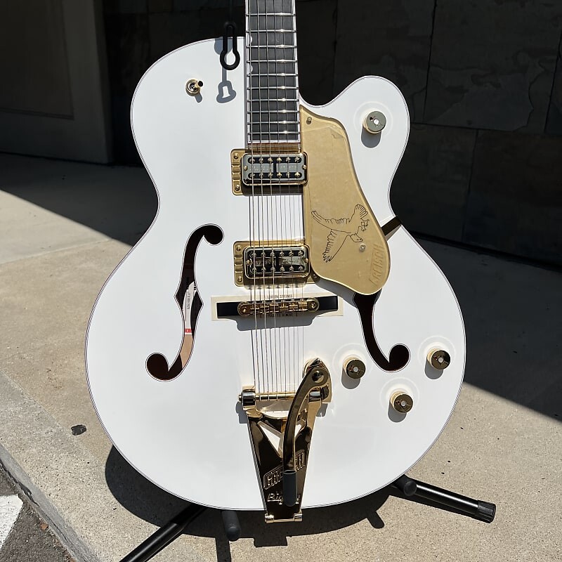 Электрогитара Gretsch G6136TG Players Edition Falcon, White
Электрогитара Gretsch G6136TG Players Edition Falcon, White