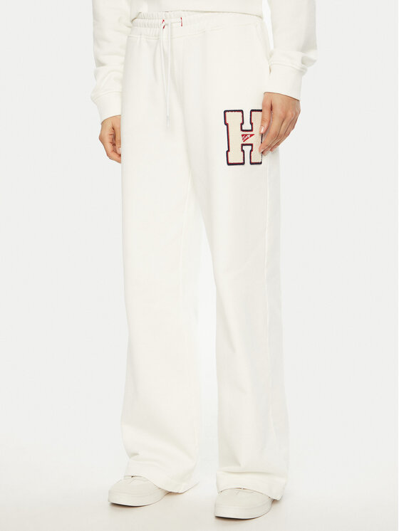 Спортивные брюки обычного кроя H Graphic DW0DW20558 Tommy Jeans, белый
Спортивные брюки обычного кроя H Graphic DW0DW20558 Tommy Jeans, белый