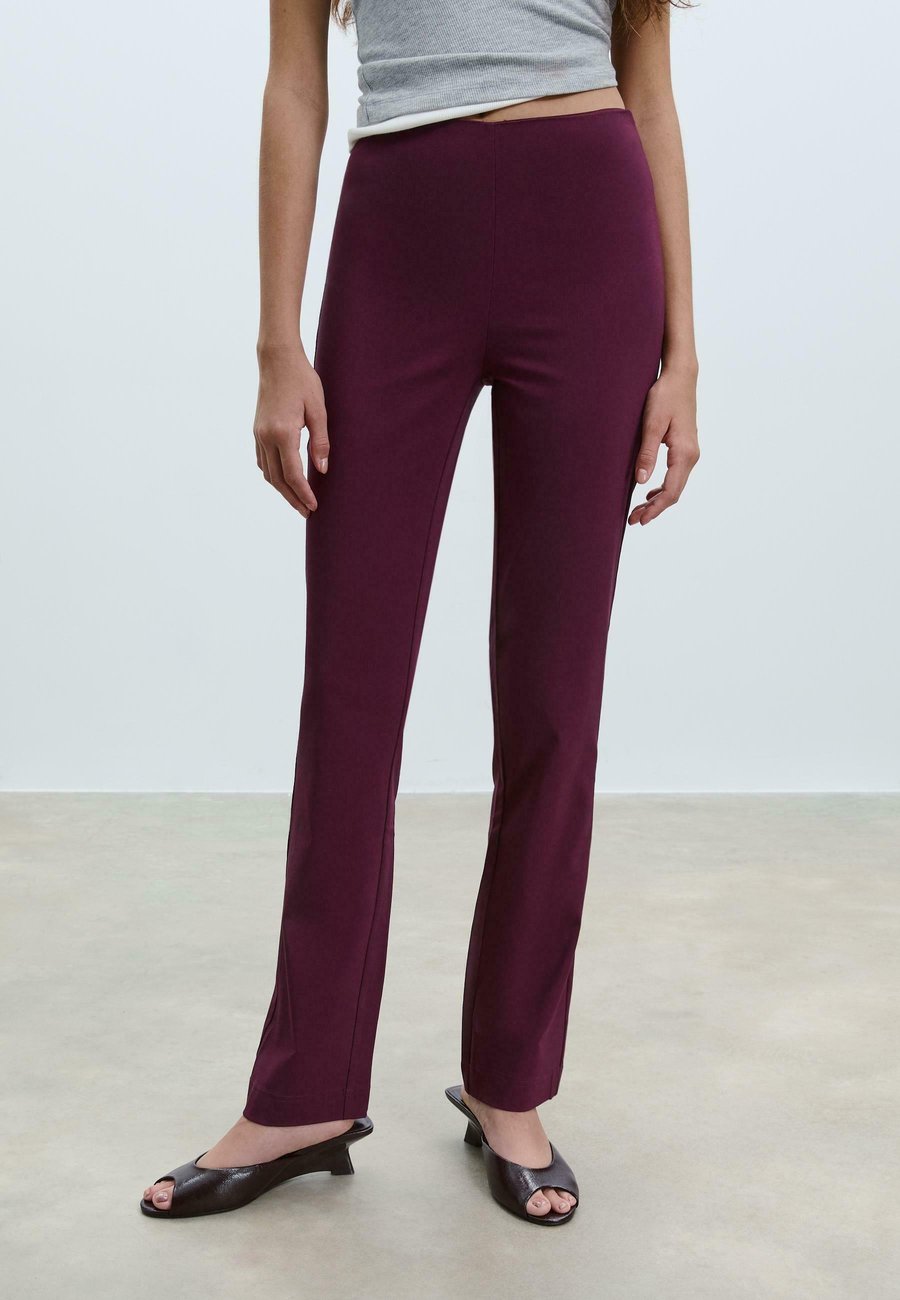 Брюки Stradivarius SLIM FIT , Bordeaux
Брюки Stradivarius SLIM FIT , Bordeaux