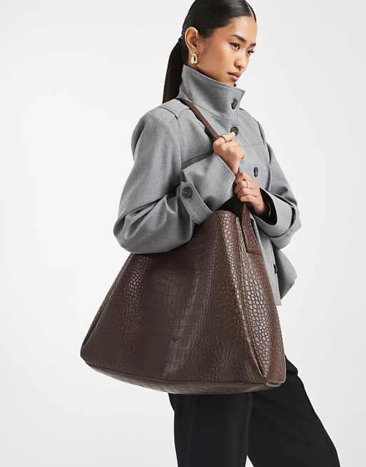 Коричневая сумка-тоут под крокодила на один плечо PASQ
Коричневая сумка-тоут под крокодила на один плечо PASQ