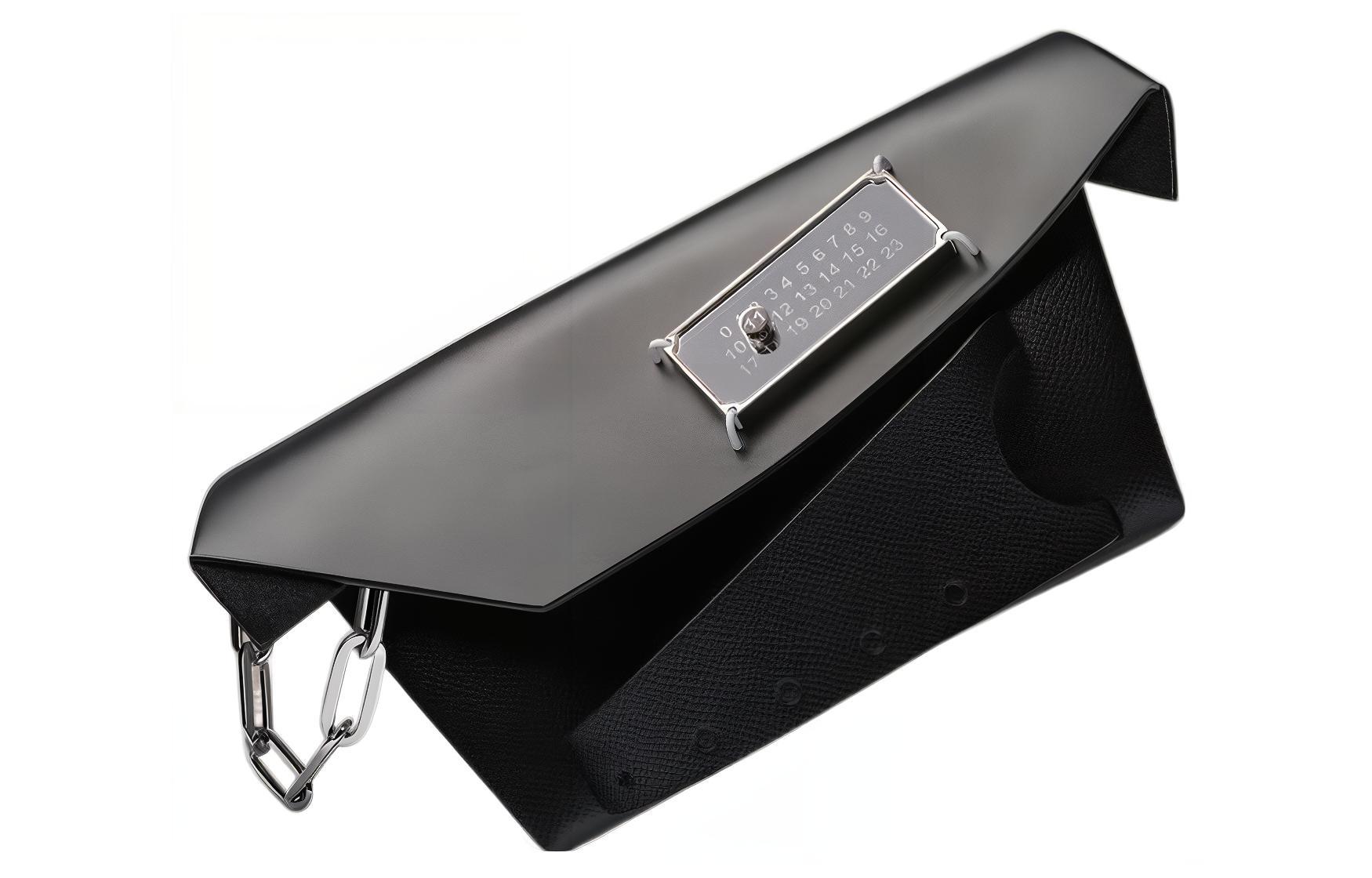 Сумка через плечо на цепочке из телячьей кожи черная Maison Margiela
Сумка через плечо на цепочке из телячьей кожи черная Maison Margiela