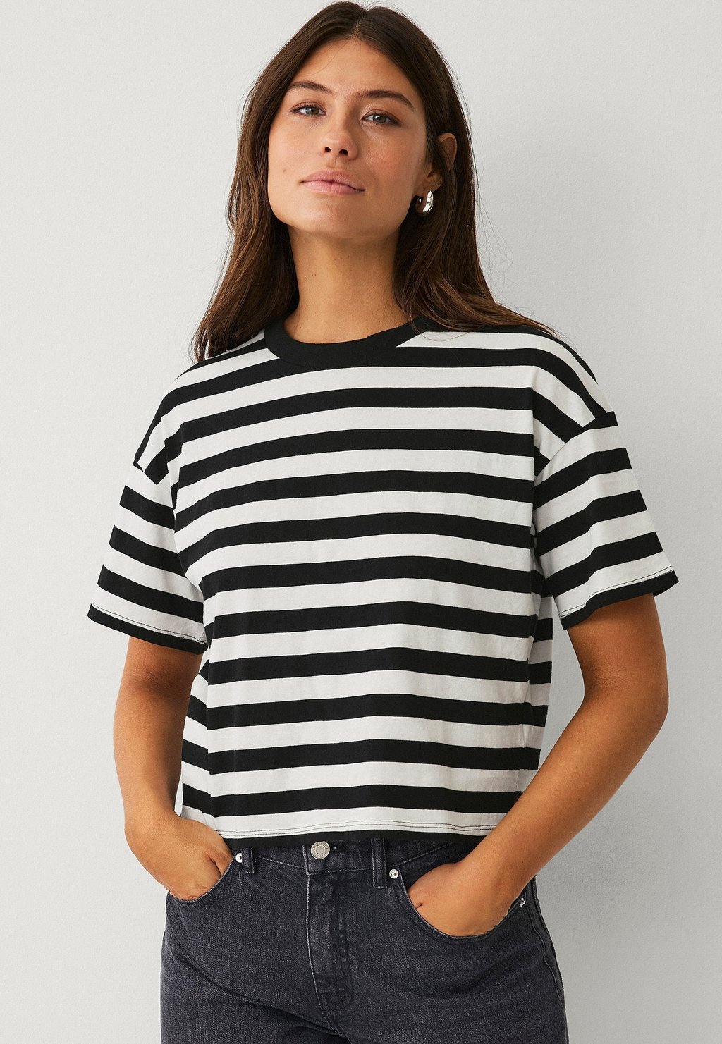 Базовая футболка Ellos Collection, слоновая кость
Базовая футболка Ellos Collection, слоновая кость