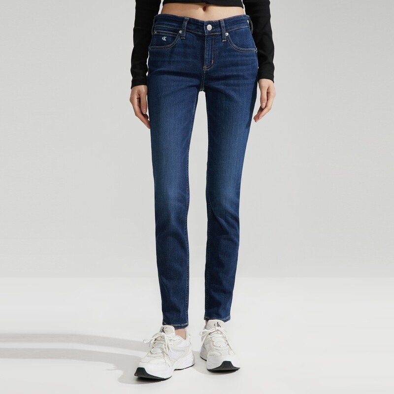 Джинсы потертые женские Calvin Klein Jeans, синий
Джинсы потертые женские Calvin Klein Jeans, синий