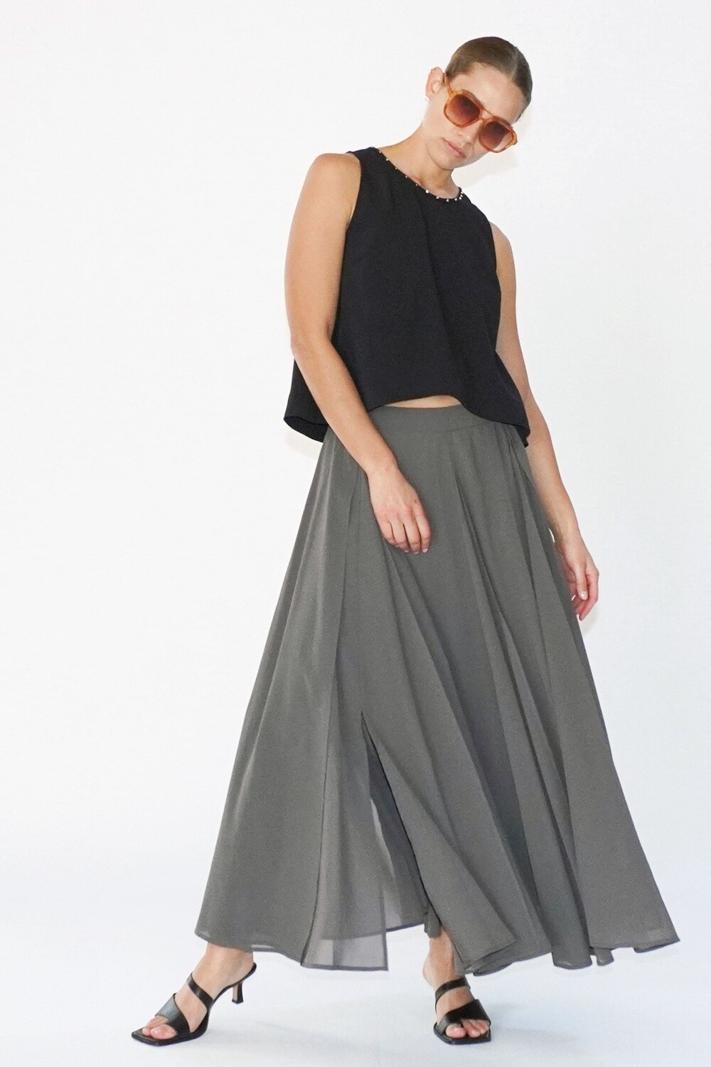 Eligion струящаяся прозрачная многослойная юбка olsen maxi Religion, коричневый
Eligion струящаяся прозрачная многослойная юбка olsen maxi Religion, коричневый