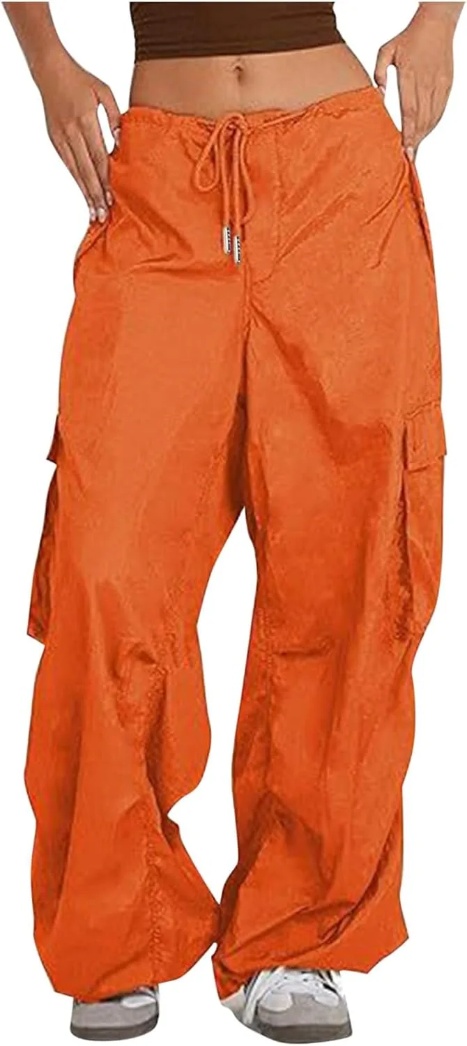 Женские карго брюки с высокой посадкой и широкими штанинами
Женские карго брюки с высокой посадкой и широкими штанинами