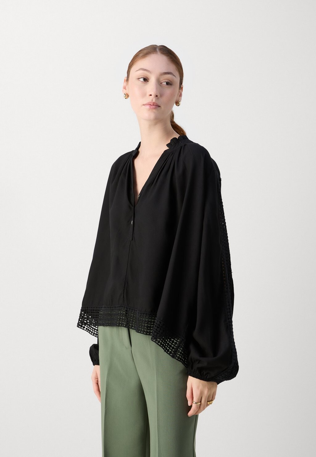 Блуза BLOUSE Mos Mosh, черный
Блуза BLOUSE Mos Mosh, черный