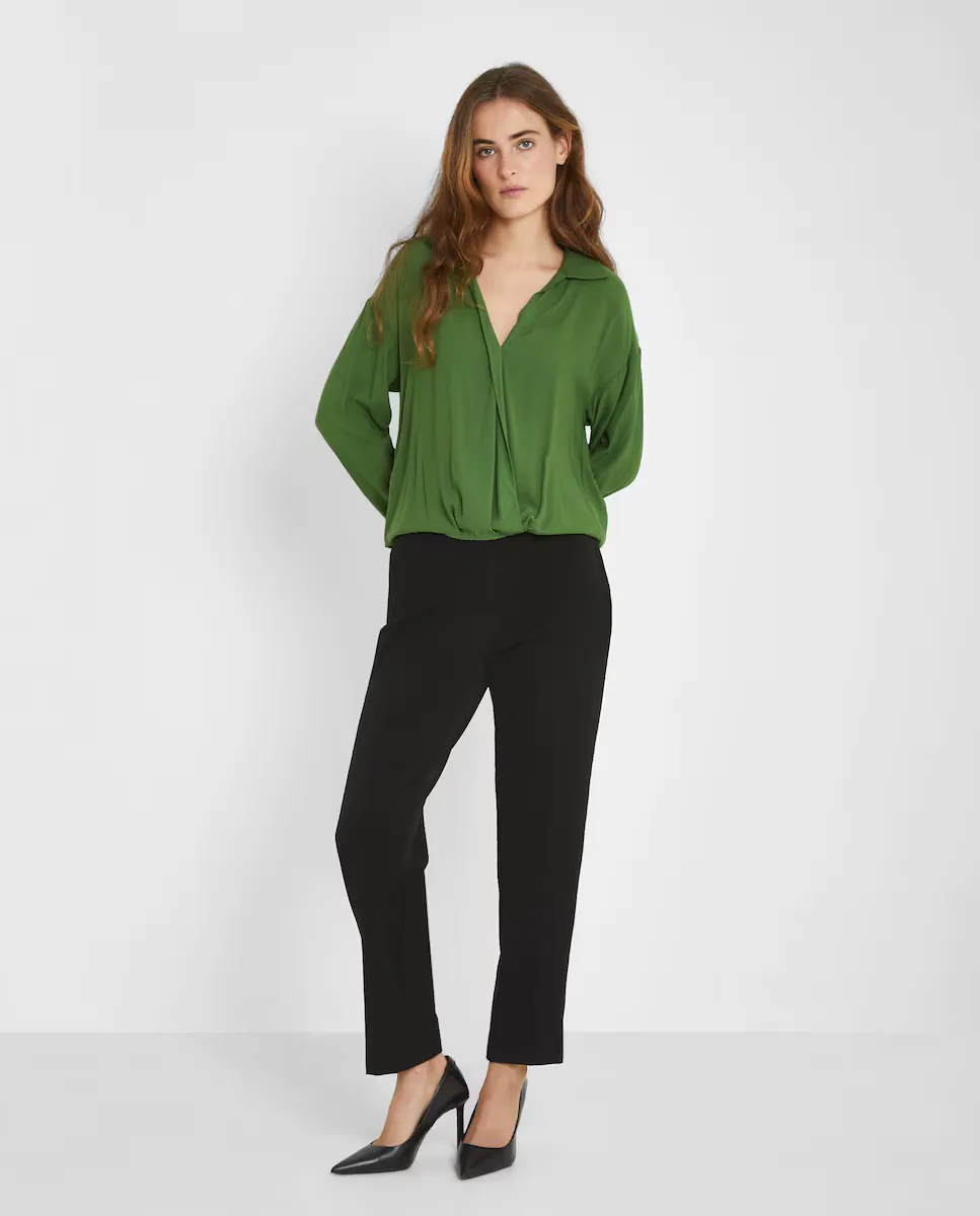 Струящаяся женская блузка с V-образным вырезом Trucco, зеленый
Струящаяся женская блузка с V-образным вырезом Trucco, зеленый
