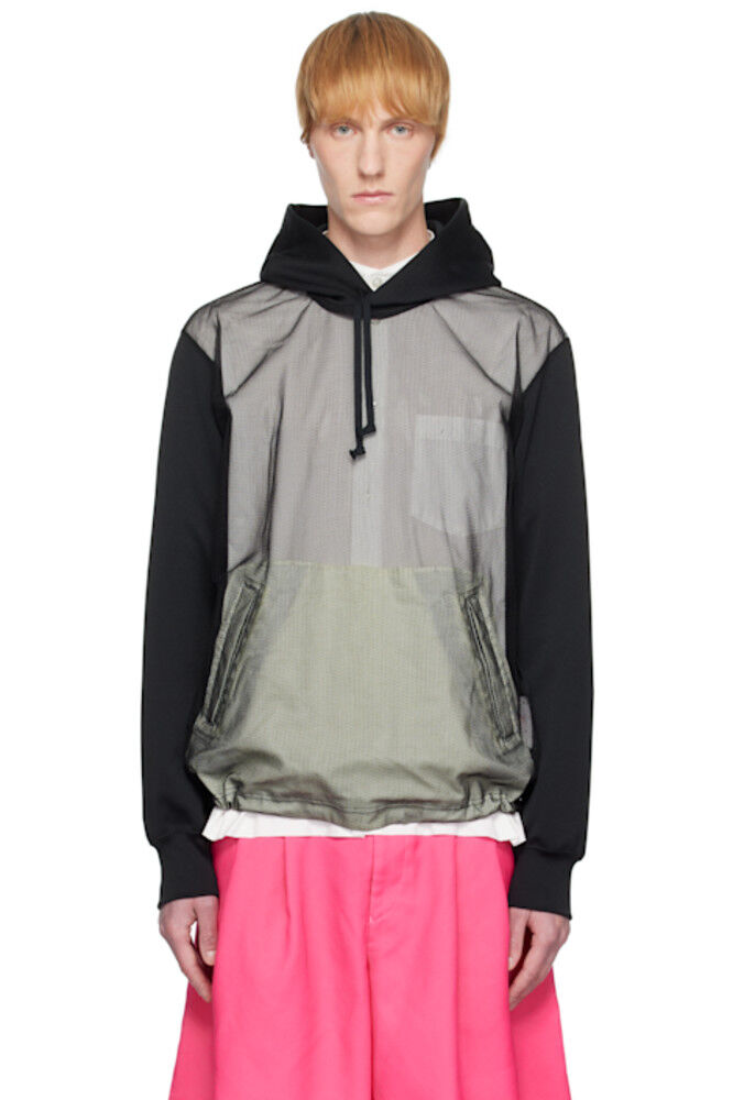 Черная толстовка с капюшоном из полиэстера, гладкого и плотного, и нейлонового тюля Comme des Garçons Homme Plus
Черная толстовка с капюшоном из полиэстера, гладкого и плотного, и нейлонового тюля Comme des Garçons Homme Plus