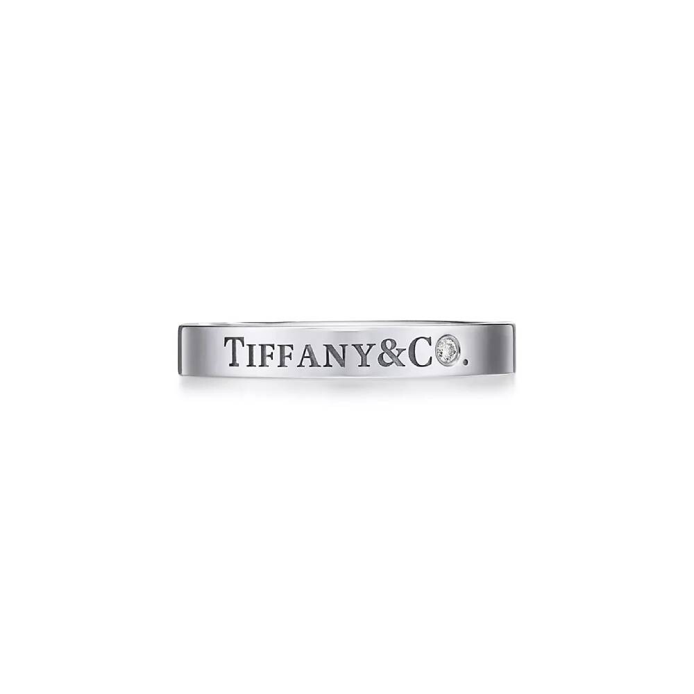 Кольцо Tiffany & Co. Band 3 mm, платина с бриллиантами
Кольцо Tiffany & Co. Band 3 mm, платина с бриллиантами