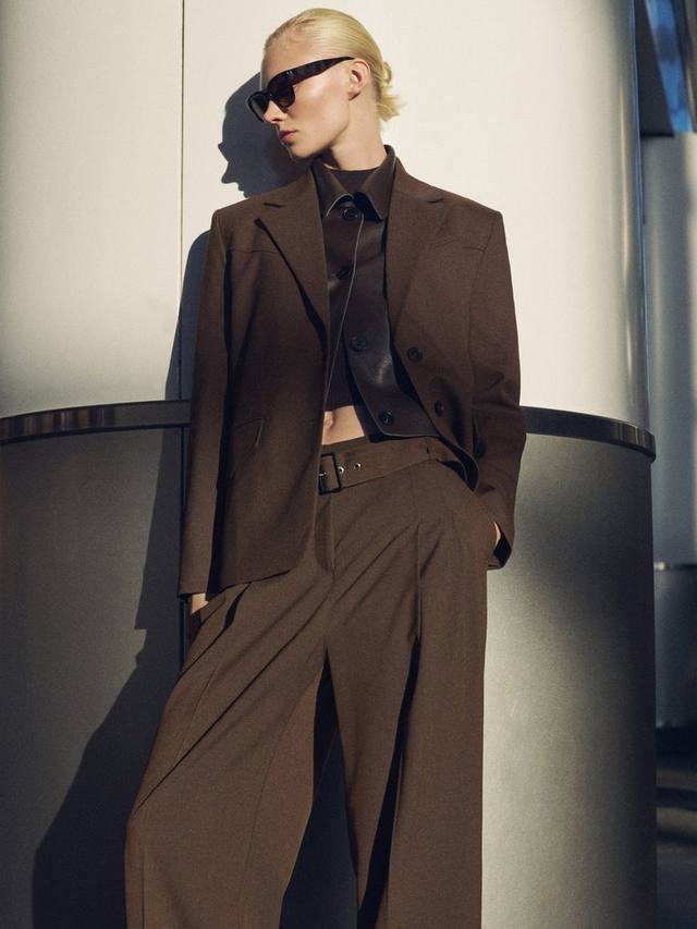 Брюки с поясом от мириам Mango, коричневый
Брюки с поясом от мириам Mango, коричневый