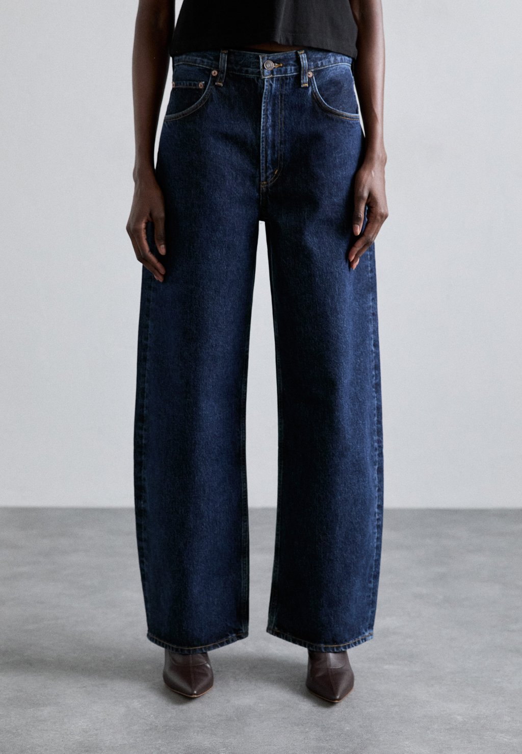 Джинсы свободного кроя LOW CURVE Agolde, цвет Dark Blue Denim
Джинсы свободного кроя LOW CURVE Agolde, цвет Dark Blue Denim