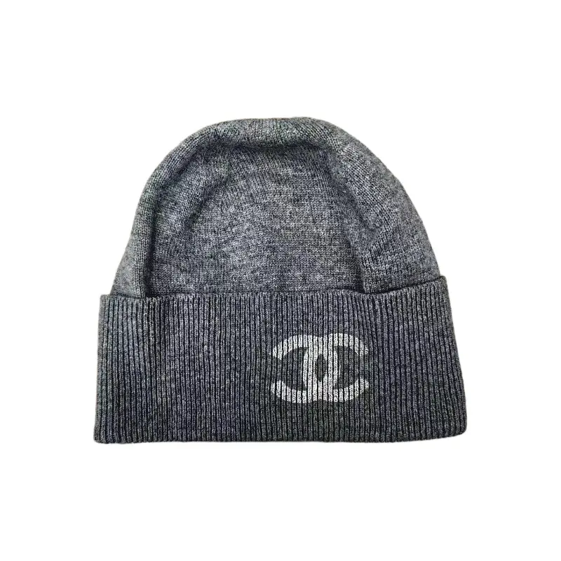 Кашемировая шапка унисекс серого цвета Beanies CHANEL, серый
Кашемировая шапка унисекс серого цвета Beanies CHANEL, серый