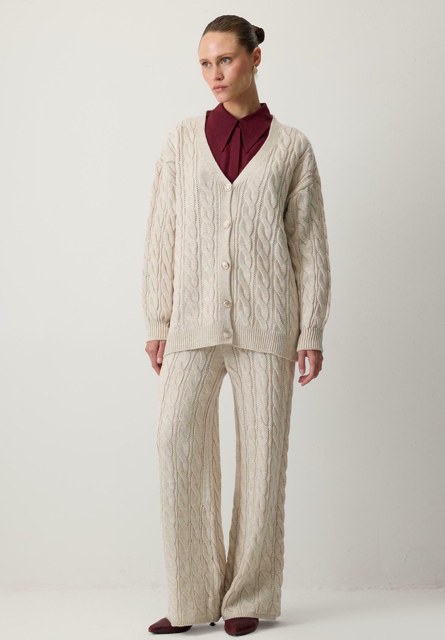 Кардиган Touché Privé PATTERNED, Beige/Beige
Кардиган Touché Privé PATTERNED, Beige/Beige