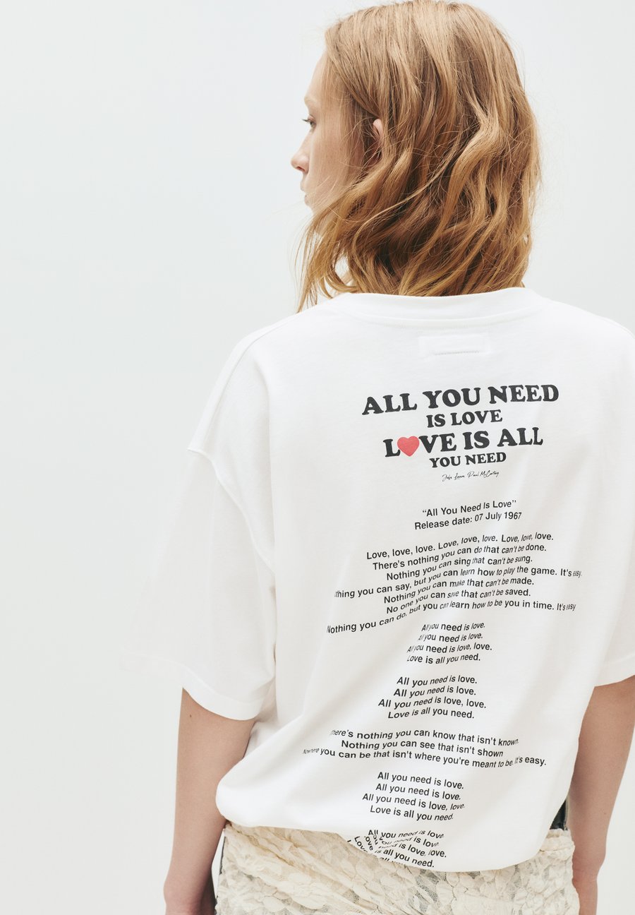 Футболка PULL&BEAR Print T-shirt, White
Футболка PULL&BEAR Print T-shirt, White