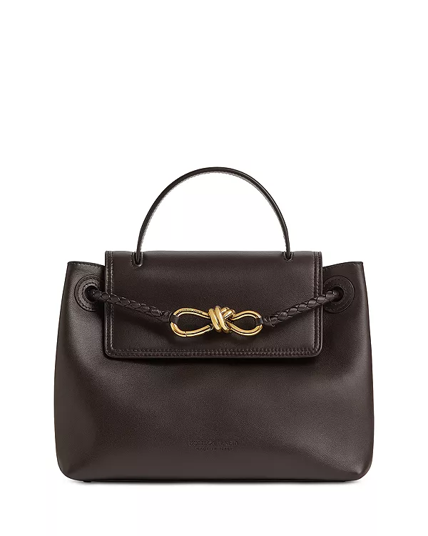 Маленькая кожаная сумка с верхней ручкой "Чао-чао". Bottega Veneta, коричневый
Маленькая кожаная сумка с верхней ручкой "Чао-чао". Bottega Veneta, коричневый