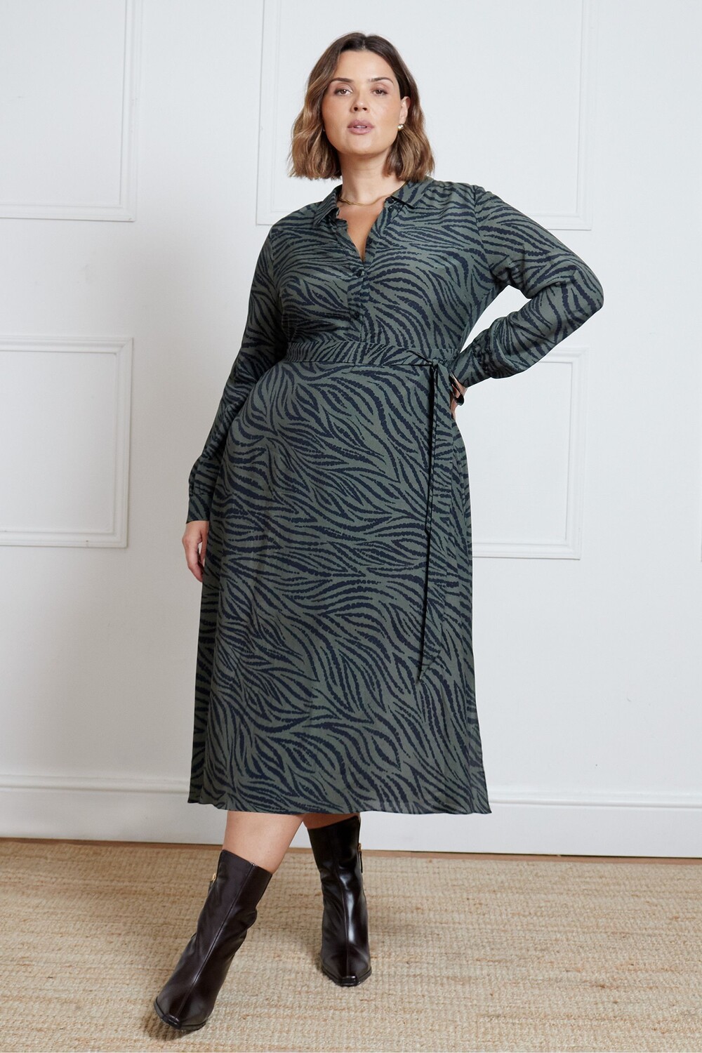 Платье рубашка с пуговицами из анималистичного рисунка Live Unlimited, зеленый
Платье рубашка с пуговицами из анималистичного рисунка Live Unlimited, зеленый